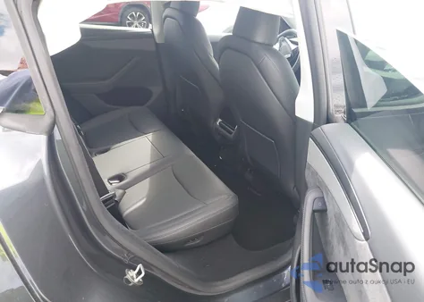 2026 Tesla Model Y Long Range Dual Motor All-Wheel Drive/Long Range Launch Series z USA, uszkodzony, nr VIN 7SAYGDEE7TA393964